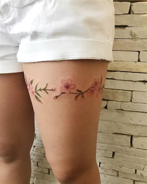 tattoo en pierna de mujer|Tatuajes en las piernas de Mujeres ️ 50 Ideas que。